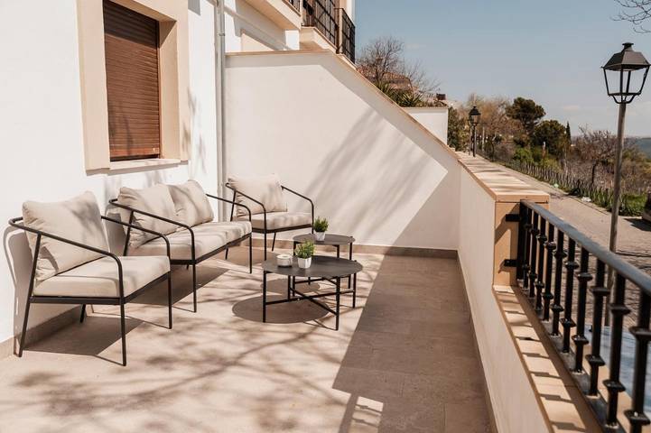 Apartamento de vacaciones para 5 personas, con terraza además de vistas y piscina - 1