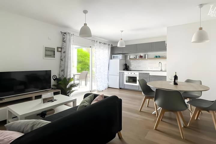 Entire apartment, B-Rent Alisios 51 "Crispy sunny" near Corralejo Main Street in Corralejo, La Oliva