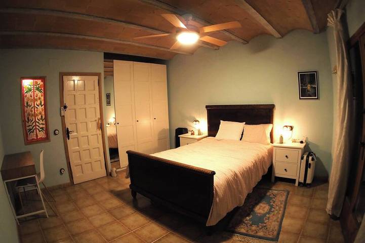 Location de vacances pour 7 personnes, avec balcon ainsi que jacuzzi et piscine à Bellcaire d'Empordà - 3