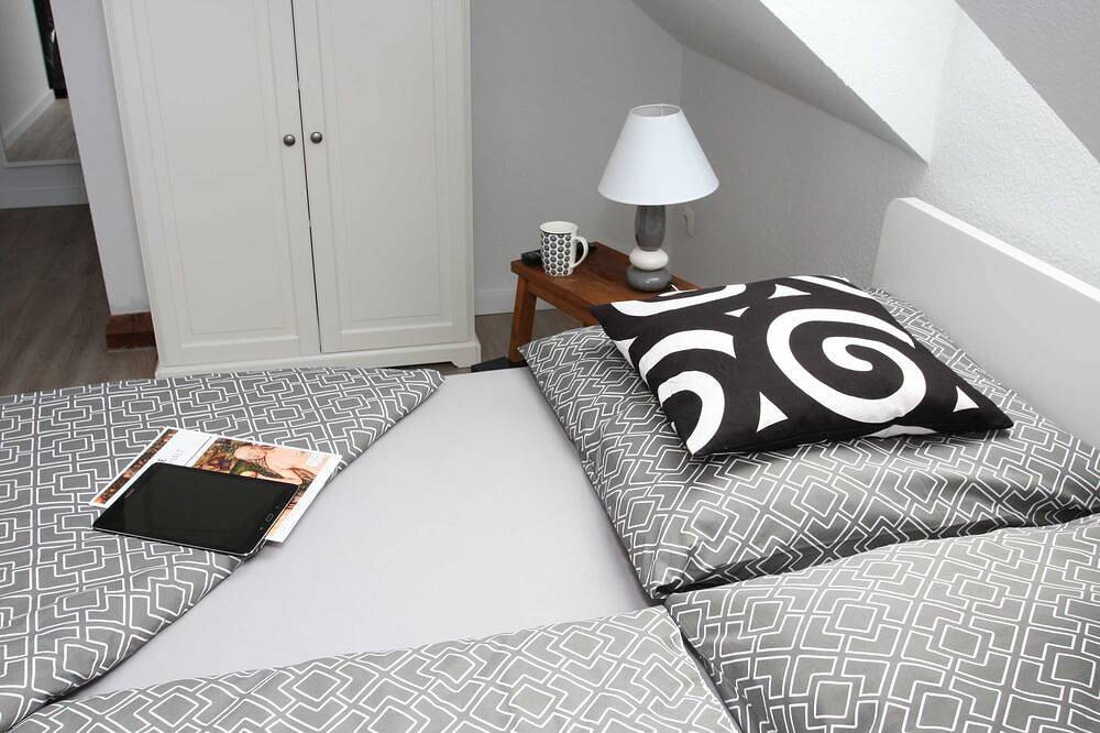 Entire apartment, Vacation apartment 2-Etage-online - Holiday apartment Bauhausblick in Dessau, Dessau-Wörlitz Gartenreich