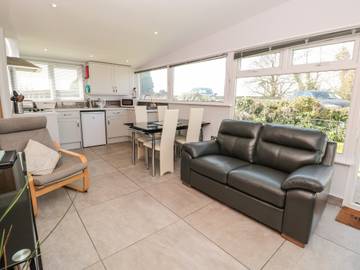 Holiday Home for 4 People in Dartmouth, Devon, Photo 3