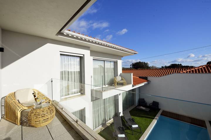 Location de vacances pour 8 personnes, avec balcon et jardin dans Marinhas - 3