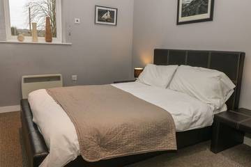 Cottage for 10 People in Alton Towers, Staffordshire, Photo 1