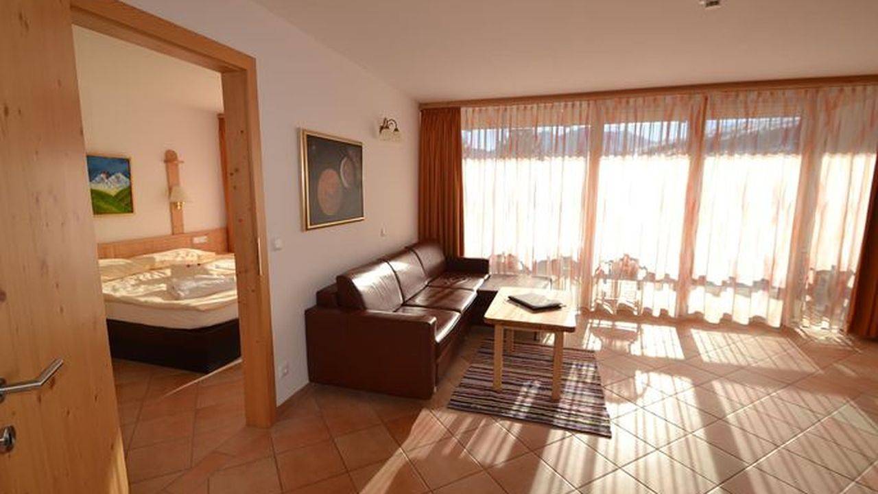 Geheel vakantieappartement, Vakantieappartement voor 2 personen met zwembad in Königsleiten, Kitzbüheler Alpen