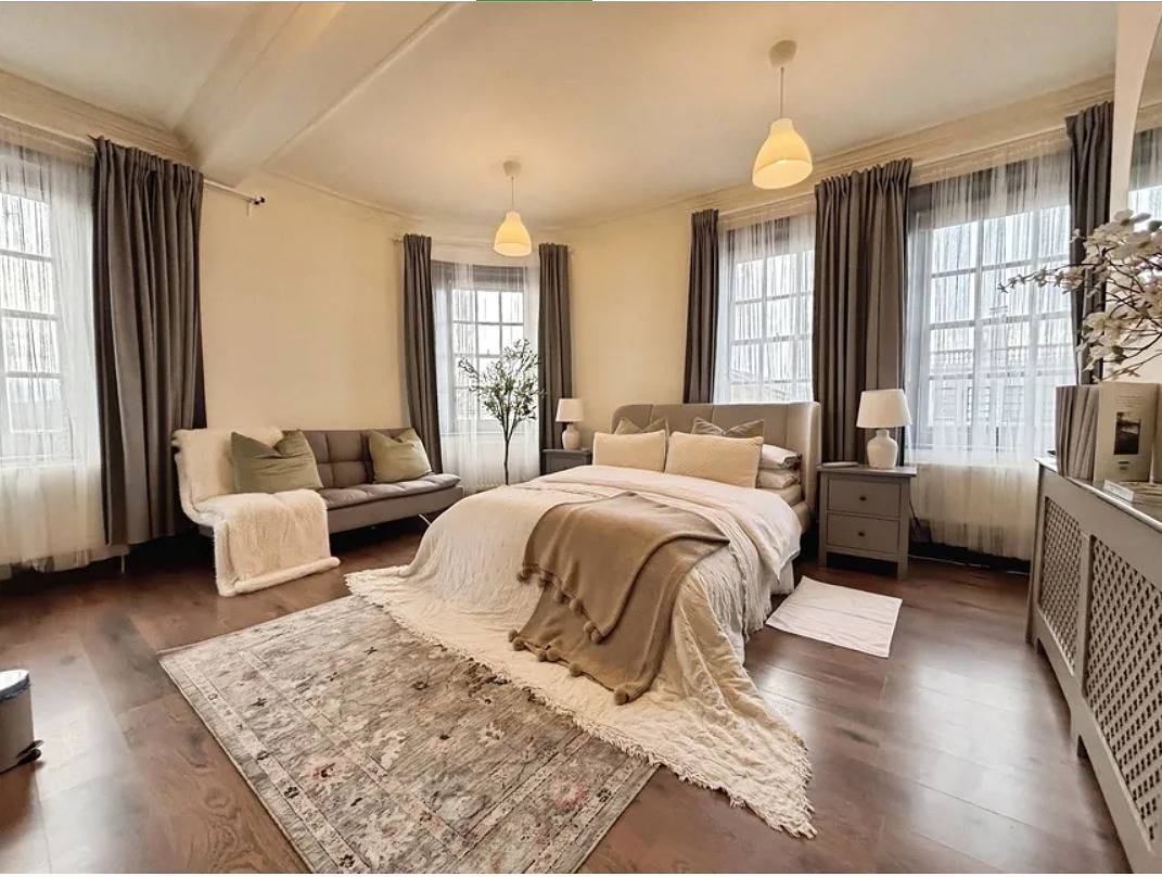 Entire holiday apartment, 3 Bedrooms in Central Tunbridge Wells in Royal Tunbridge Wells, Kent