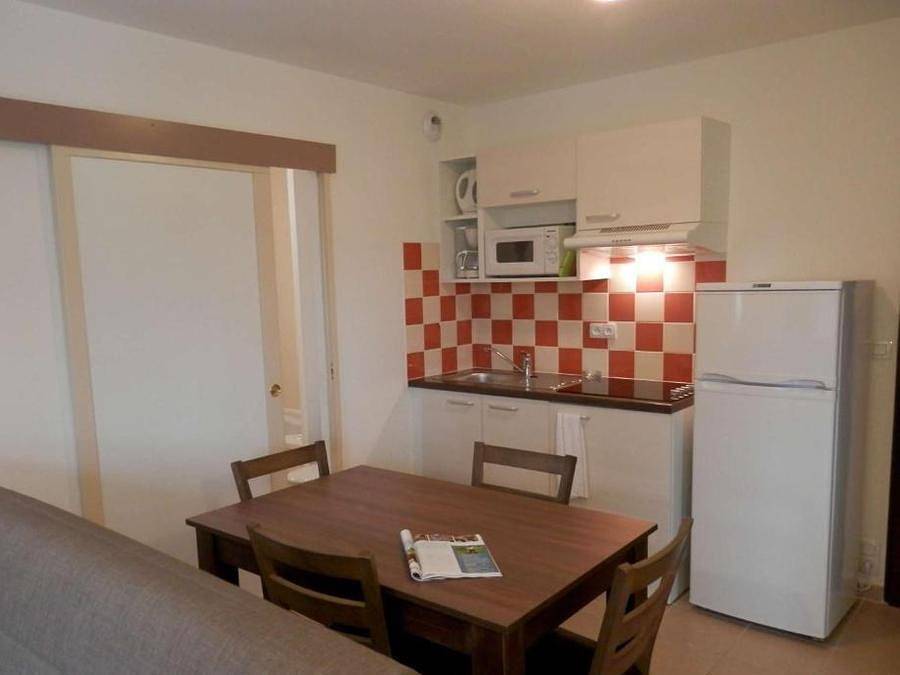 Résidence Le Clos du Rocher - Vacancéole - Appartement 4 personnes - 2P/4 in Les Eyzies, Périgord Noir