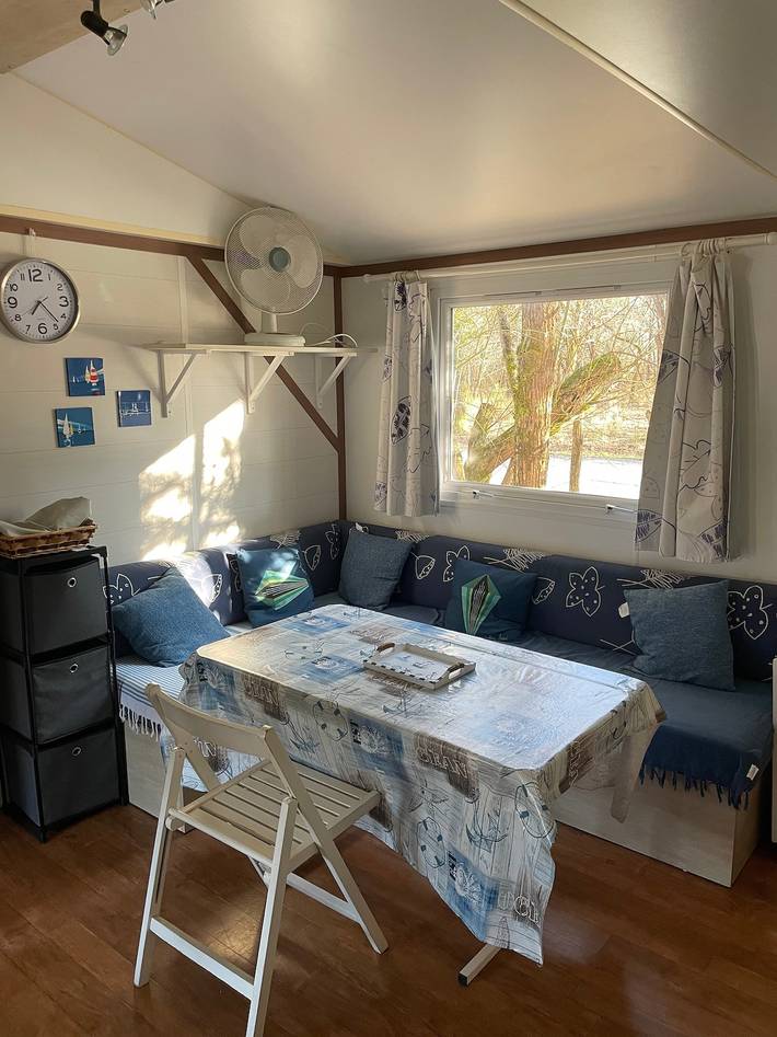 Mobile Home 'L Escale Cocooning D'hourtin' with Shared Pool and Private Terrace in Hourtin, Lesparre-Médoc region