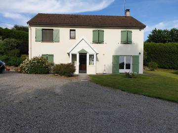 Chambre d’hôte pour 2 personnes, avec jardin ainsi que vue et terrasse à Saint-Sulpice-les-Feuilles