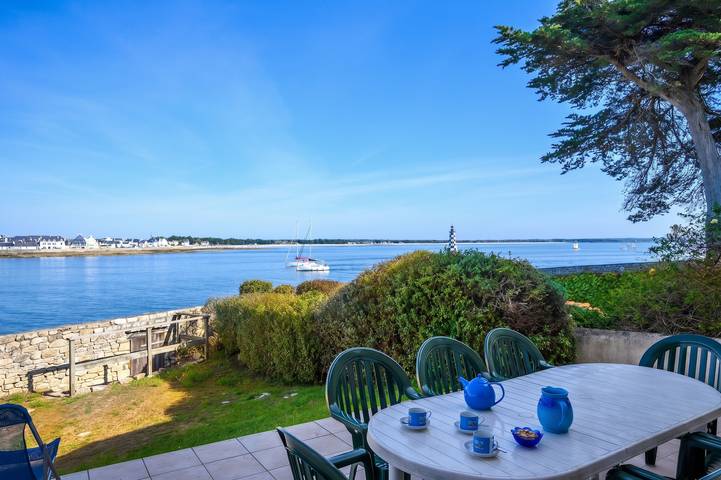 Location de vacances pour 7 personnes, avec Balcon/Terrasse ainsi que Terrasse et Jardin à Loctudy