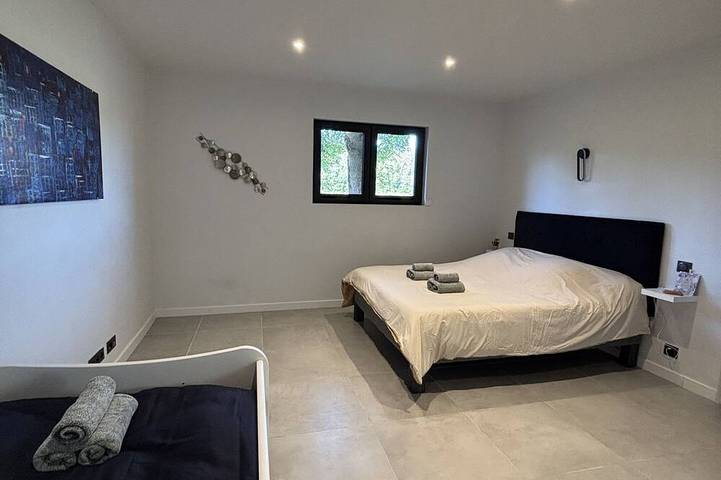 Location de vacances pour 10 personnes, avec jardin ainsi que piscine et terrasse, animaux acceptés à Chitenay - 2