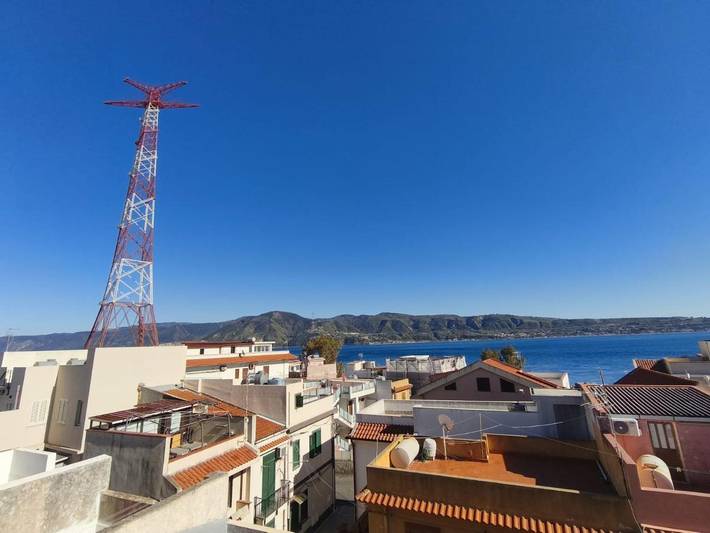 Gîte pour 6 personnes, avec vue et terrasse, animaux acceptés à Torre Faro
