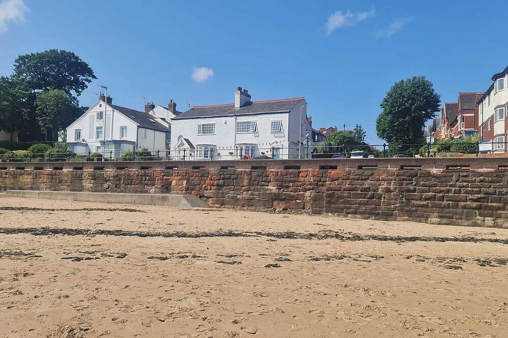 Welcome to Sea Quinn Views Annex...\ncoastal Charm at Your Doorstep in Merseyside