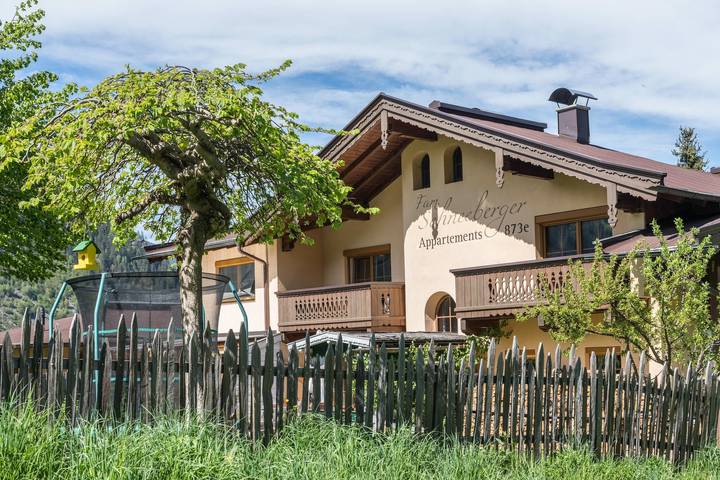 Ganze Wohnung, Gemütliches Appartement Schneeberger mit Bergblick, Wlan und Garten in Mayrhofen, Zillertaler Alpen