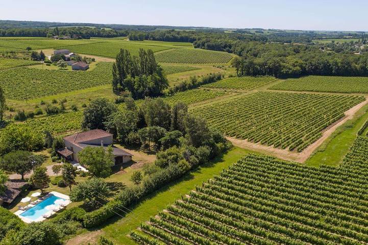 Location de vacances pour 8 personnes, avec jardin à Caplong