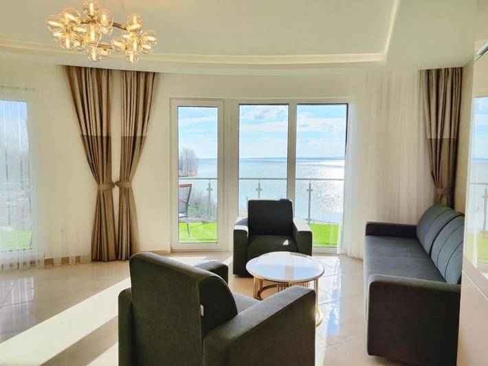 Apartament wakacyjny dla 6 osób, z widok na jezioro i taras oraz widok w Keszthely