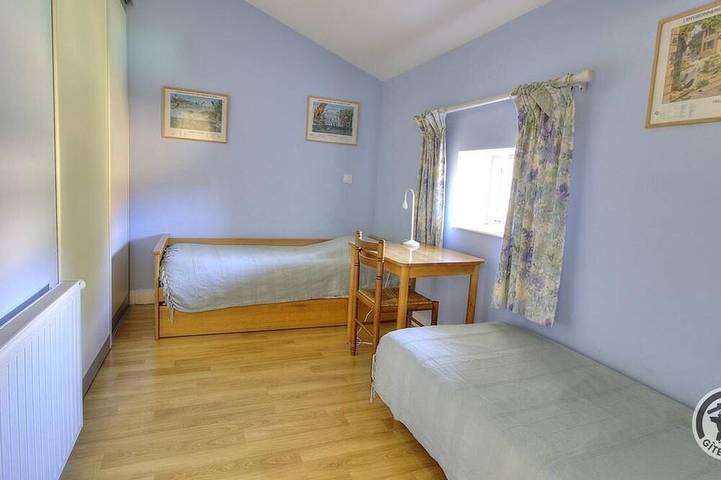 Location de vacances pour 12 personnes, avec piscine et jardin, animaux acceptés à Pomeys - 2