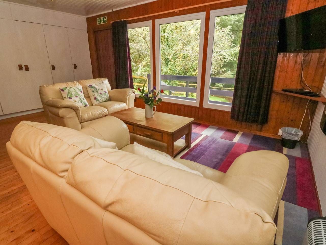 Lodge 5 - "Hawthorn" in Firth Of Clyde