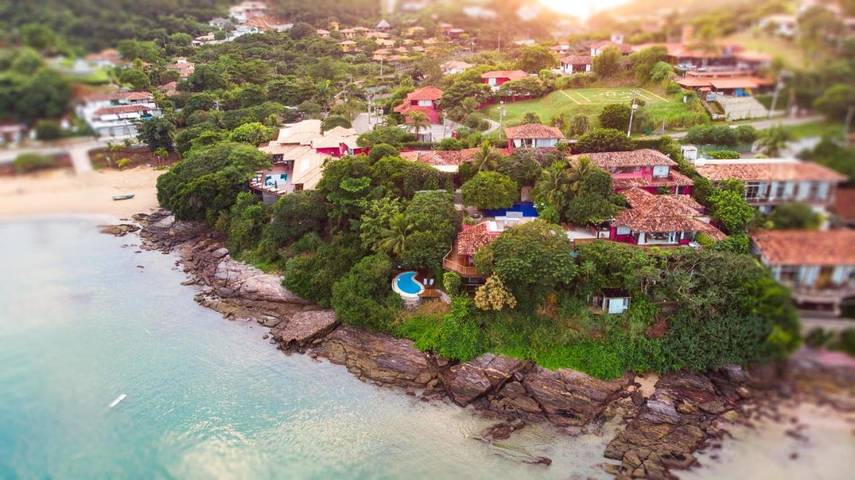 Pousadas para 10 pessoas, com sauna e piscina e ainda jardim and jacuzzi, com animais de estimação em Praia da Ferradura