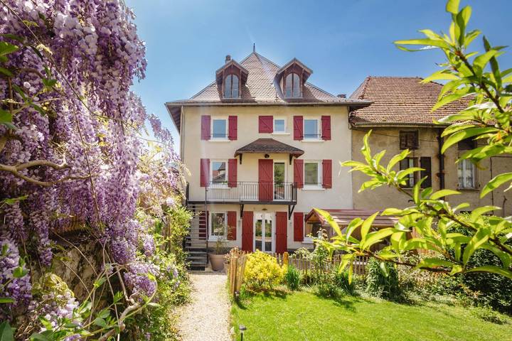 Gîte pour 14 personnes, avec jardin