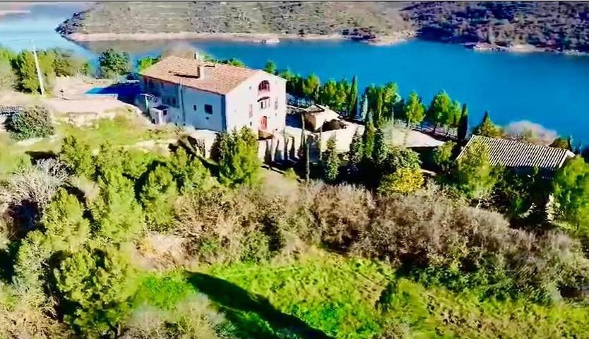 Casa rural para 22 personas, con piscina y vistas además de vistas al lago y jardín en Noguera - 4