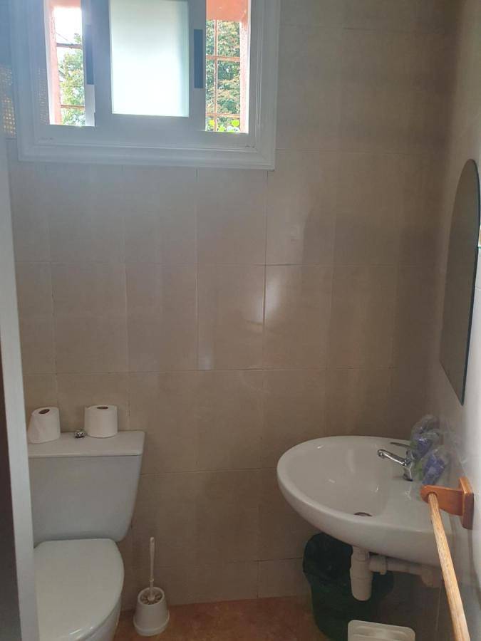 Standard Twin Room with Shared Bathroom in Lavacolla, Saint-Jacques-de-Compostelle