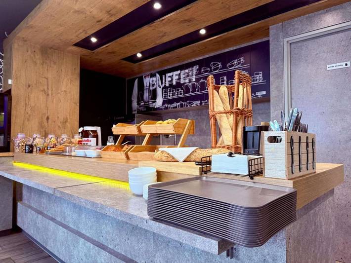 Hôtel pour 2 personnes, avec terrasse, animaux acceptés à Vitrolles - 4