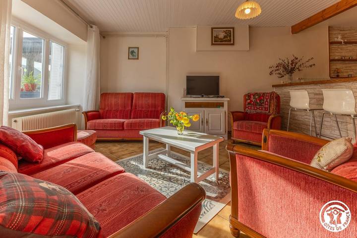 Gîte pour 5 personnes, avec jardin à Murol - 2