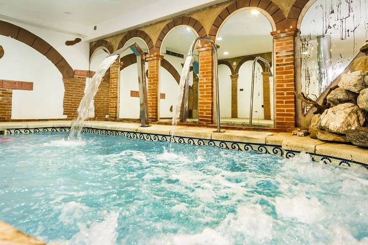 Gîte pour 12 personnes, avec Balcon et Jacuzzi ainsi que Terrasse et Sauna à Calvarrasa de Abajo
