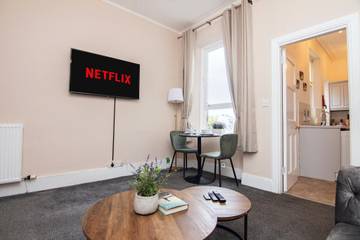 Vacation Apartment for 2 Guests in Aberdeen, Aberdeenshire, Picture 1