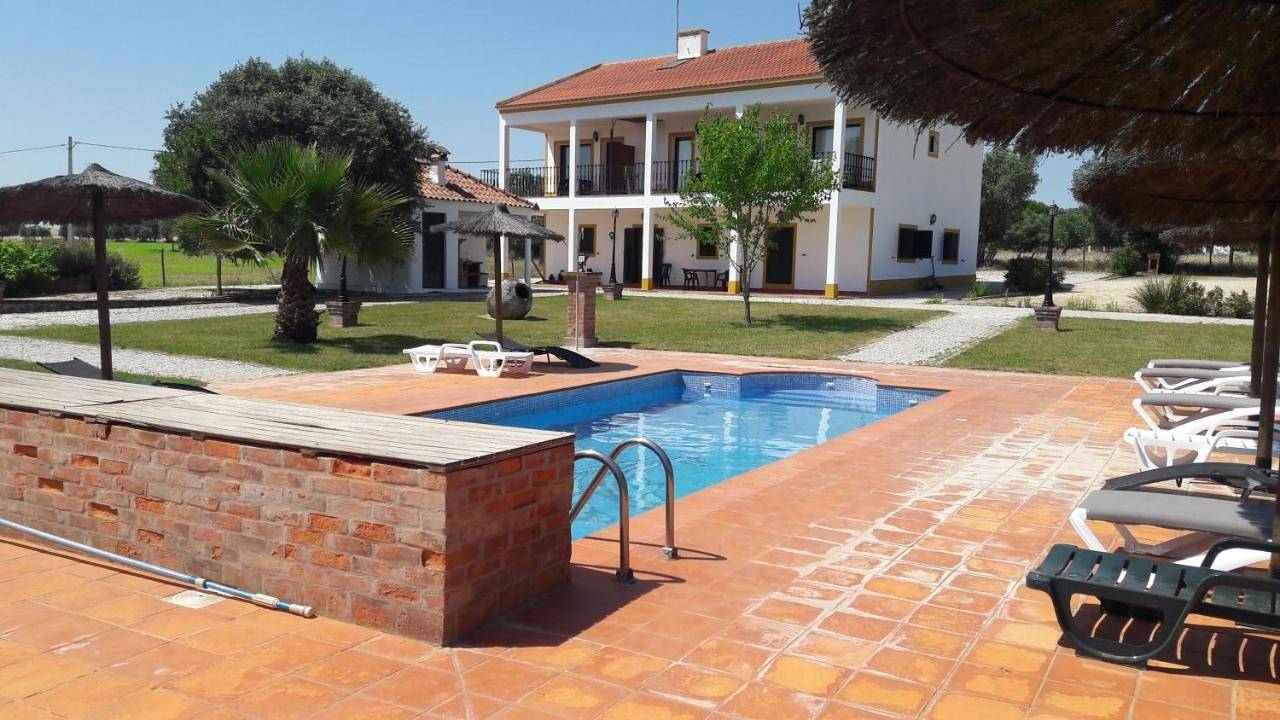 Apartamento inteiro, Three-Bedroom Apartment in Arraiolos, Distrito de Évora