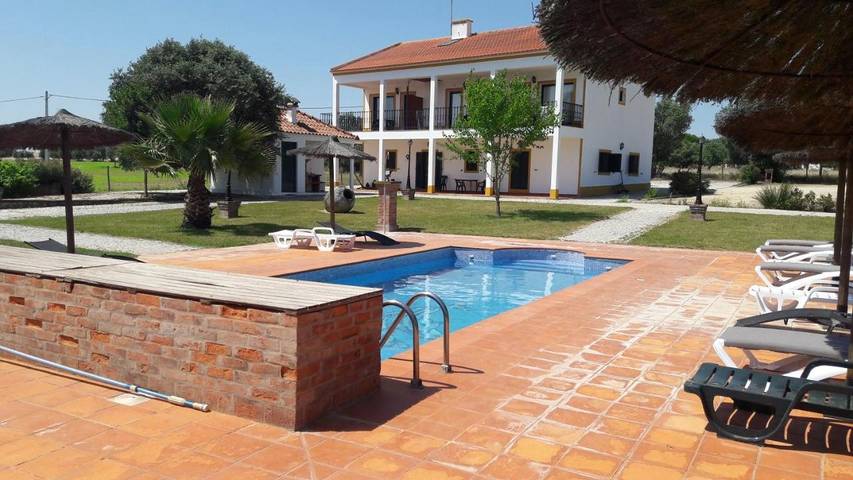 Apartamento de férias para 10 pessoas, com Varanda e Terraço e ainda Jardim and Piscina em Município de Arraiolos