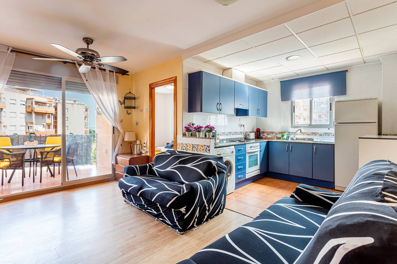 Apartamento inteiro, Apartamento 'Canet De Berenguer Playa' com Vista Mar, Piscina Partilhada e Wi-Fi in Canet d'En Berenguer, Costa de Valência