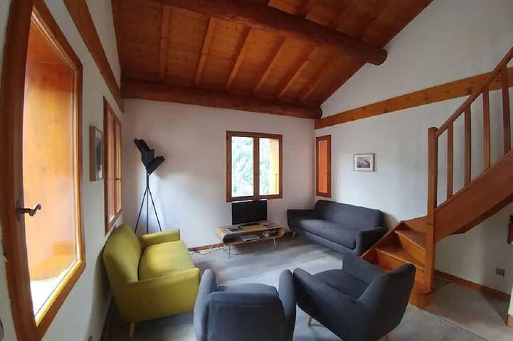 Ganze Wohnung, Grange Bernard 2 - Lovely apartment in chalet with spectacular mountain views. in Valmeinier, Region Saint-Jean-de-Maurienne