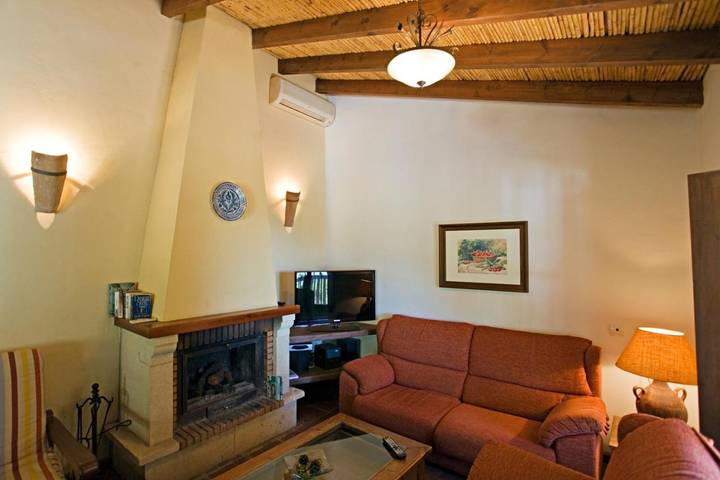 Casa rural para 6 personas, con terraza y jacuzzi además de jardín y piscina en Álora - 3