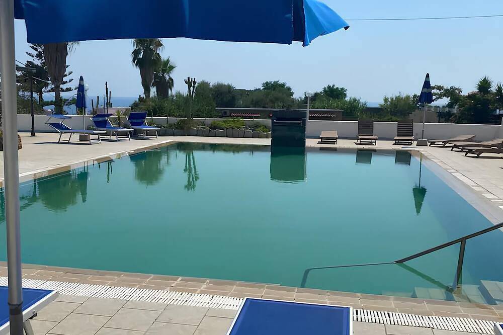 Entire apartment, Studio Rosa Thea Sorgeto Bay in Forio, Ischia