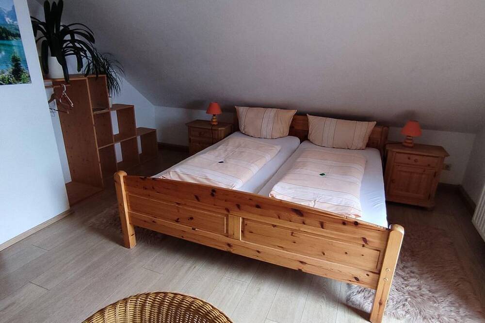 Doppelzimmer (5), Dusche, Wc, 2 Aufb. mgl. - Berggasthaus Schöne Aussicht in Klingenthal, Chemnitz und Umgebung