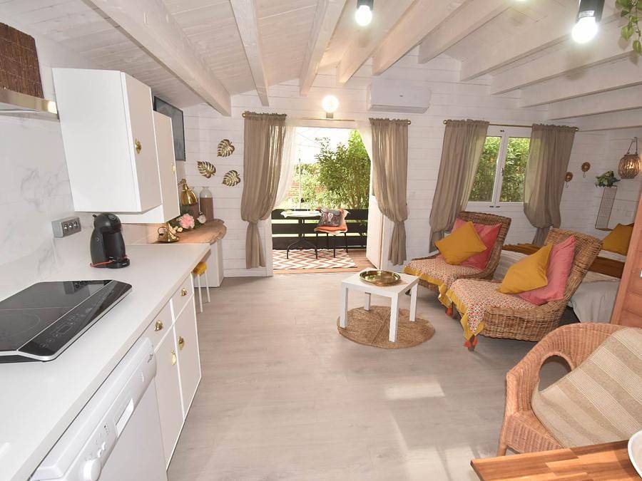 Camping Verbela Village - Chalet 2 persons - 32m² - Without bedroom in Noves, Arles region