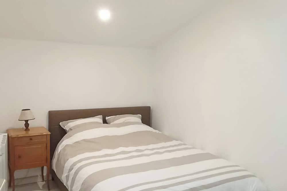 Entire apartment, Duplex apartment in charming neighborhood close to downtown and all amenities, pets allowed in Clisson, Nantes region