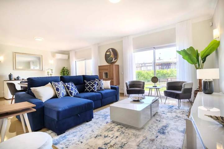 Villa para 8 pessoas, com Varanda e Jacuzzi e ainda Jardim and Piscina infantil em Santa Maria
