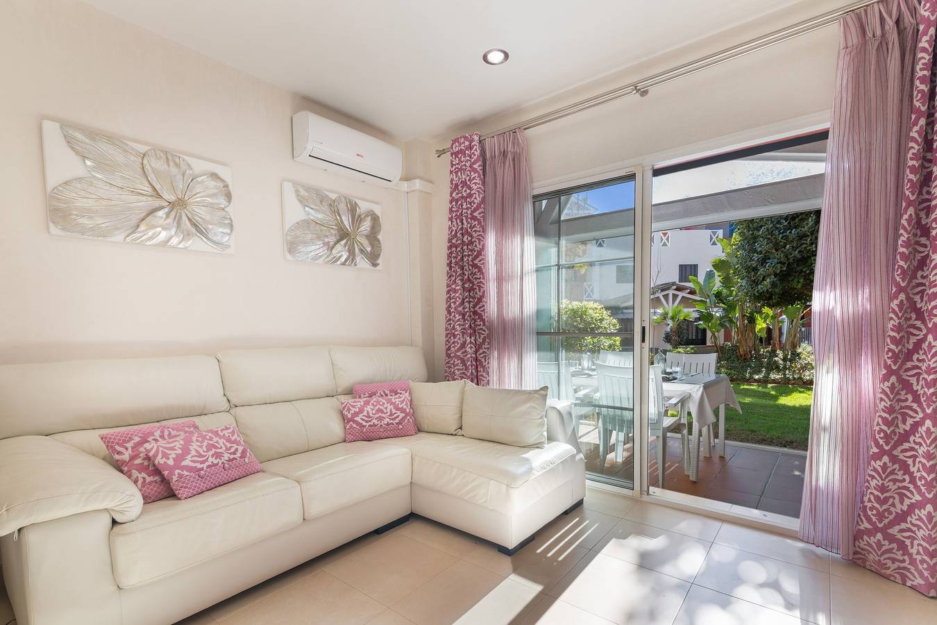 Casa Vacacional 'Islantilla Golf' con Terraza Privada, Wi-Fi y Aire Acondicionado in Islantilla, Lepe