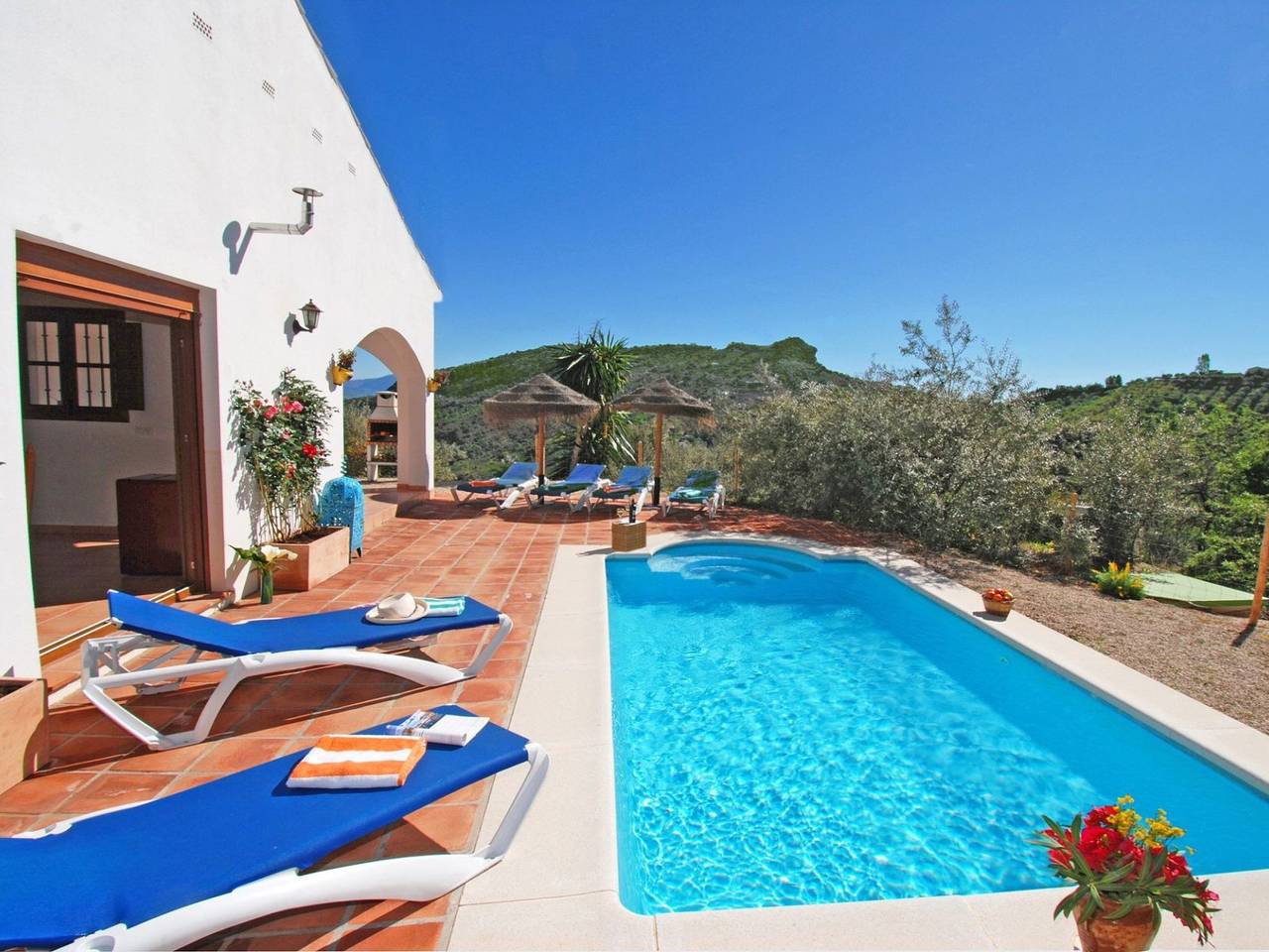 Villa Roble, Pers, Beheizter Pool, Petfriendly in Comares, Provincia de Málaga