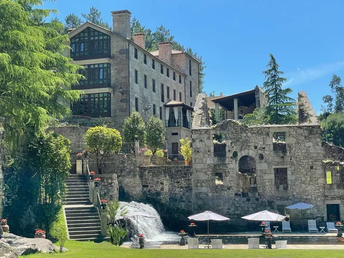 Hotel para 2 personas, con jardín y piscina - 1