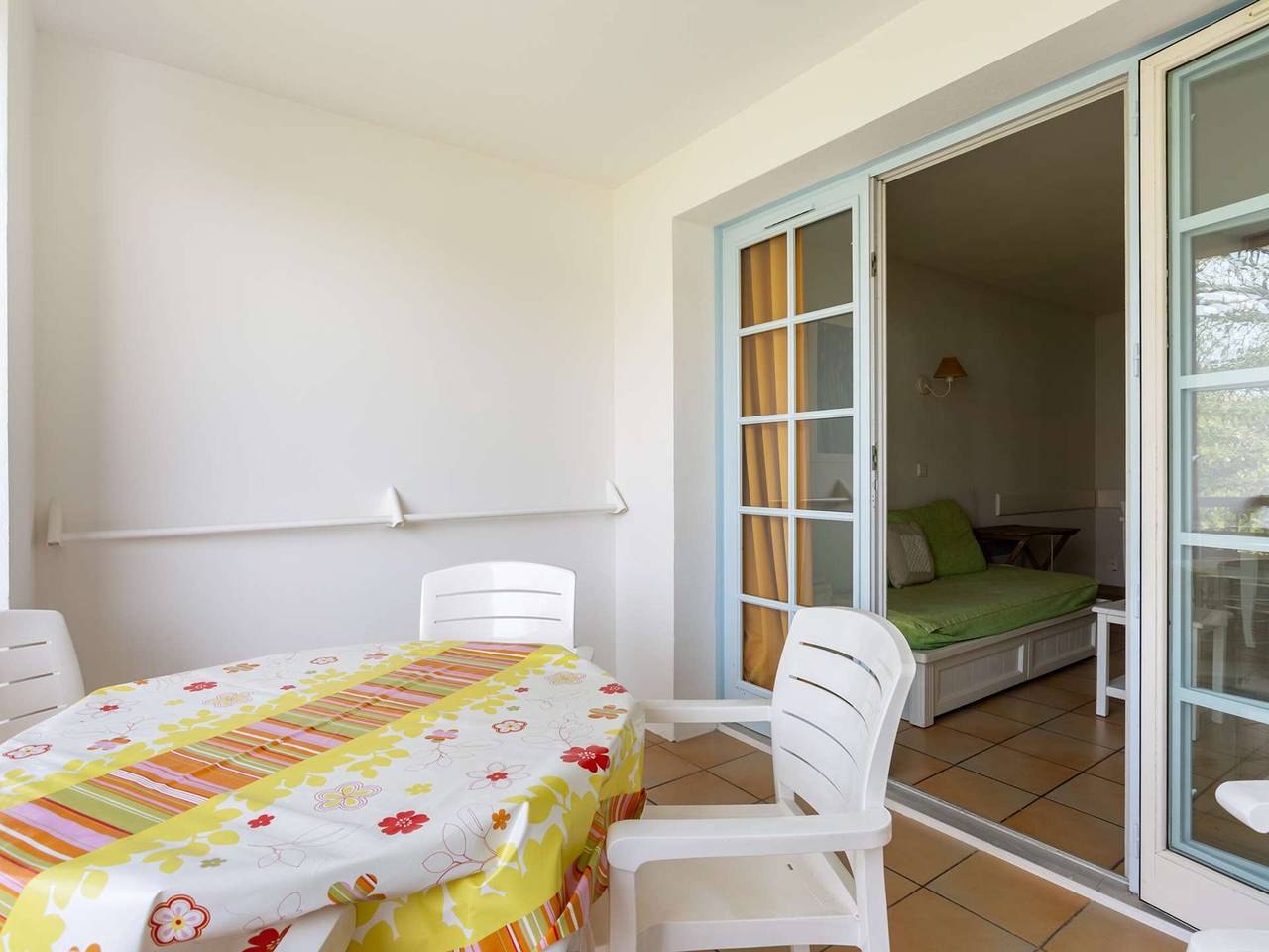 Apartamento entero, Estudio moderno con piscina y parking, cerca de la cornisa vasca in Urrugne, Region de Bayona