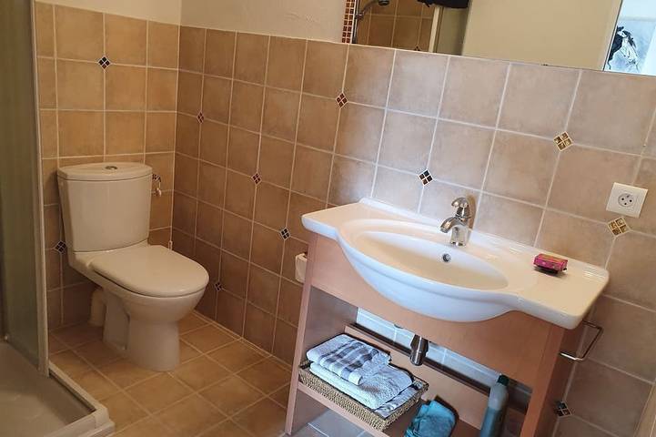 Gîte pour 7 personnes, avec Terrasse et Jardin à Revest-des-Brousses - 4
