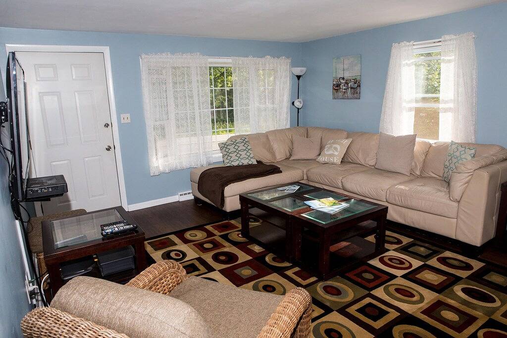 Schönes Strandhäuschen mit zentraler Luft, Leinen und Kajaks in Narragansett, Washington County (RI)