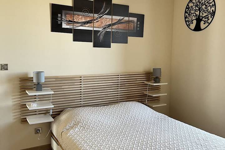 Location de vacances pour 12 personnes, avec terrasse et jardin à Quarante - 3