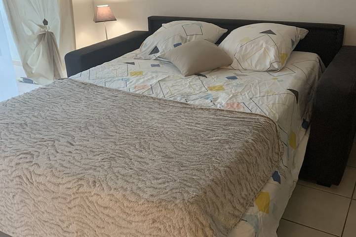 Gîte pour 4 personnes, avec piscine ainsi que jardin et terrasse à Azille - 2