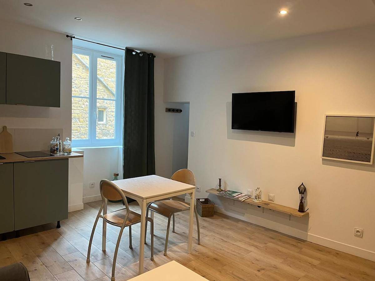 Appartement entier, Studio climatisé in Trévoux, Ain