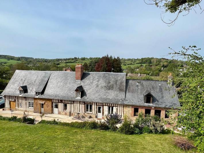 Location de vacances pour 7 personnes, avec Terrasse ainsi que Jardin et Vue dans Glos