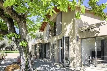 Ferienhaus für 10 Personen, mit Terrasse und Pool in Apt